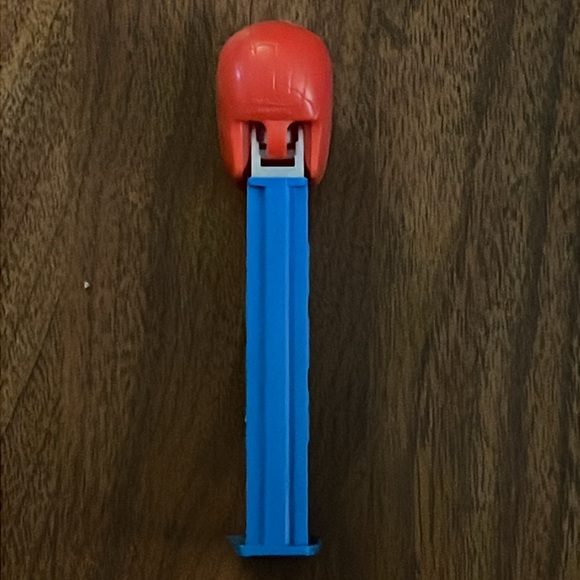 PEZ-Spider-Man Dispenser - Red and Blue - Picture 2 of 16
